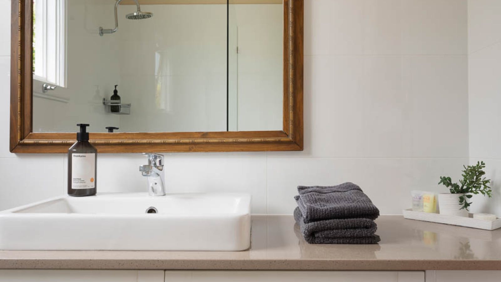 Arendon Cottage Bathroom