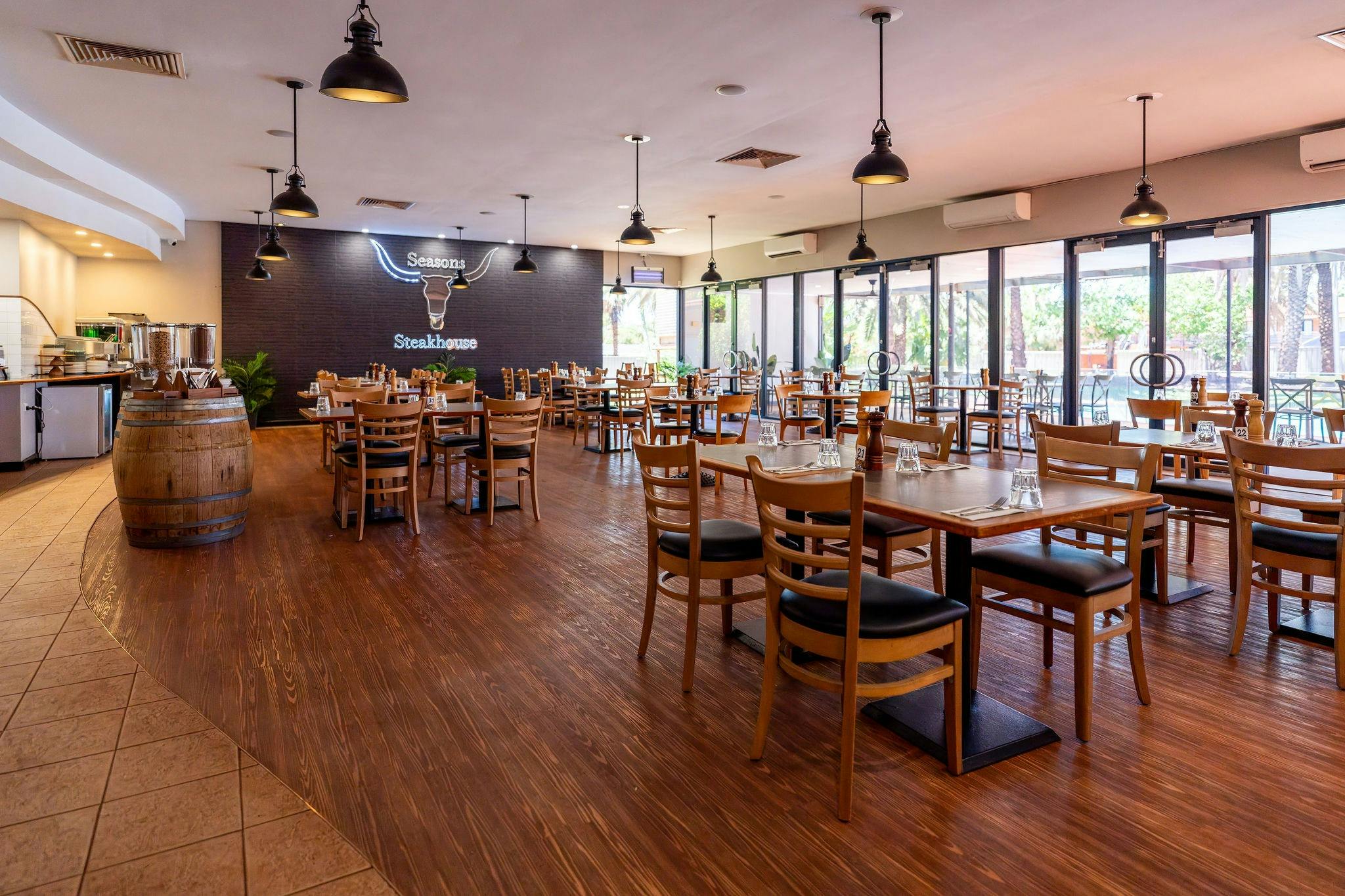Seasons Steakhouse Newman