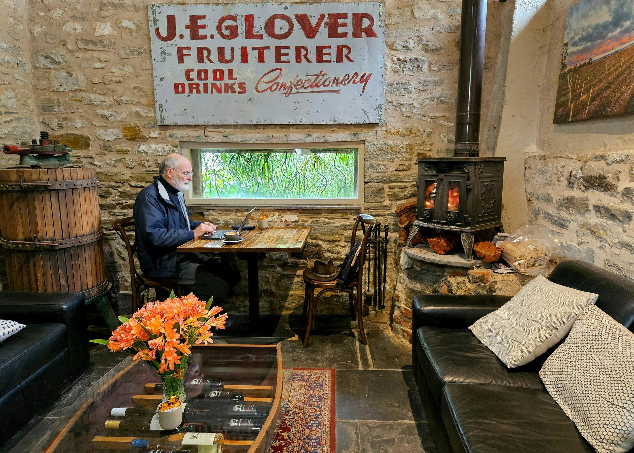 we love it when regulars bring their Laptop to work while enjoying all that the Cafe has to offer.