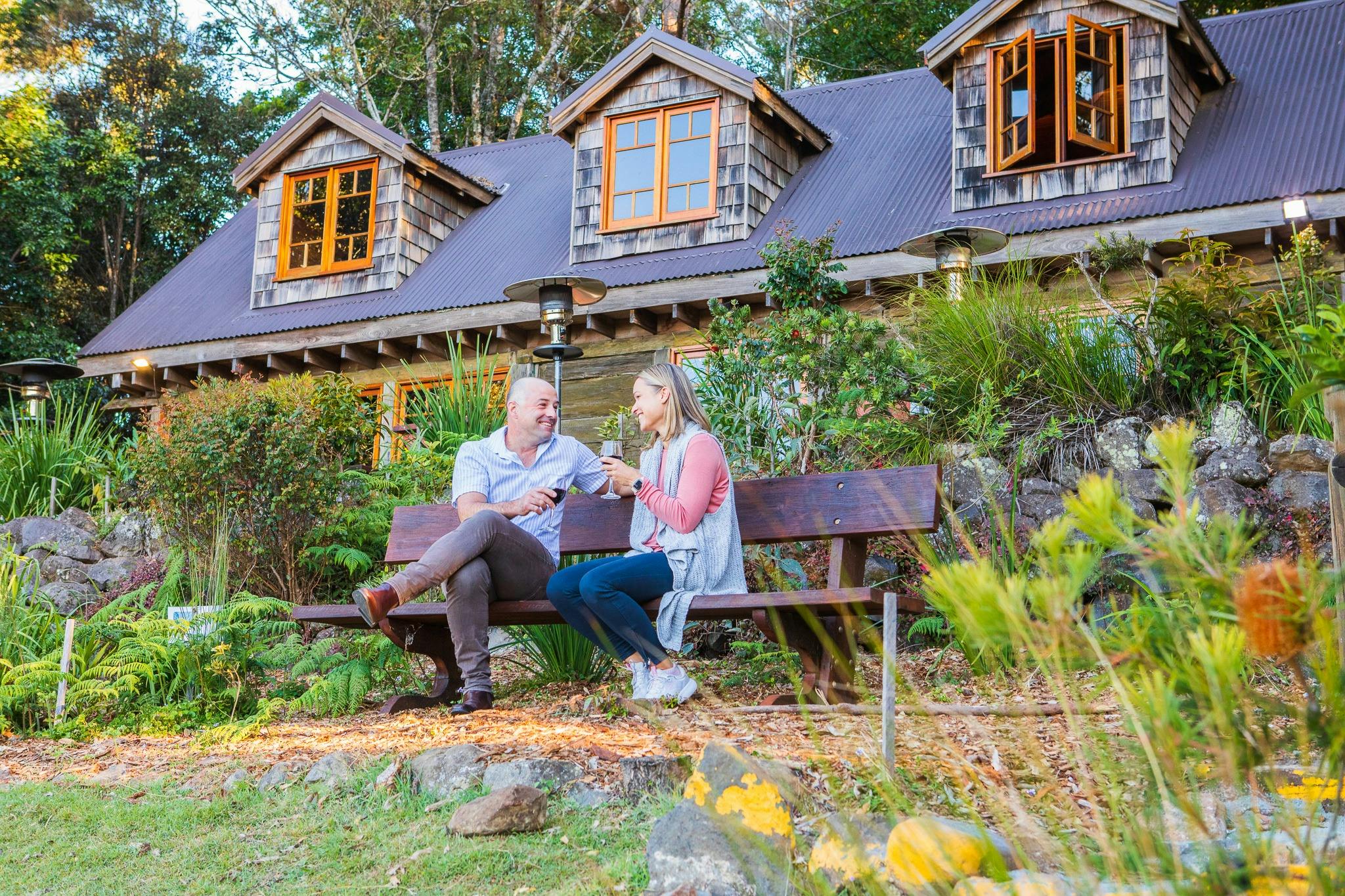 Groom's Cottage & Bushwalker's Bar