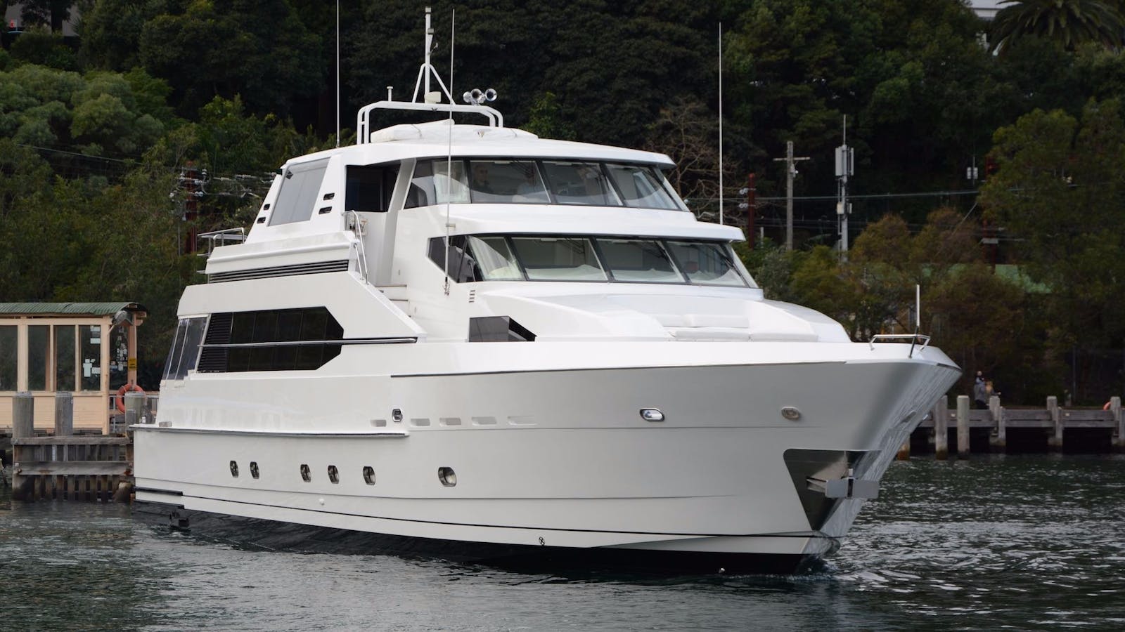 Luxury Boat Hire