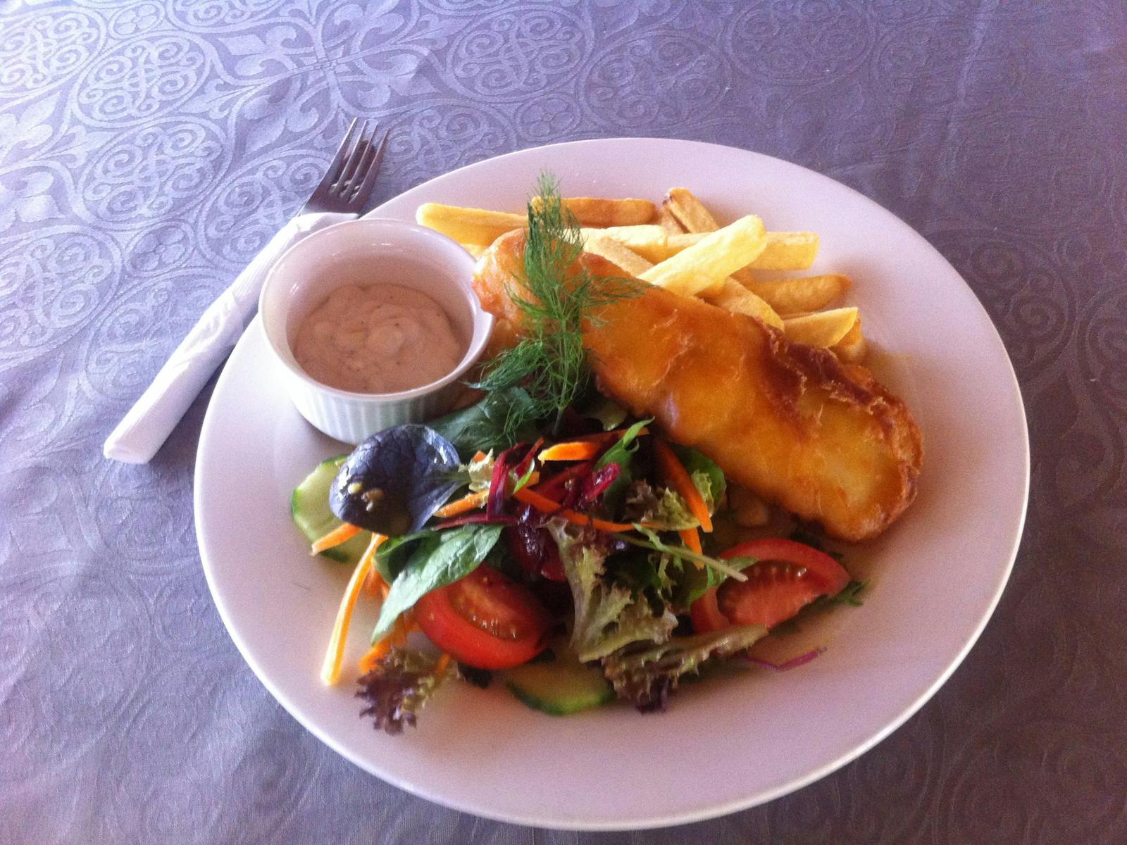 Riverside Bar and Restaurant: Mount Seaview Resort