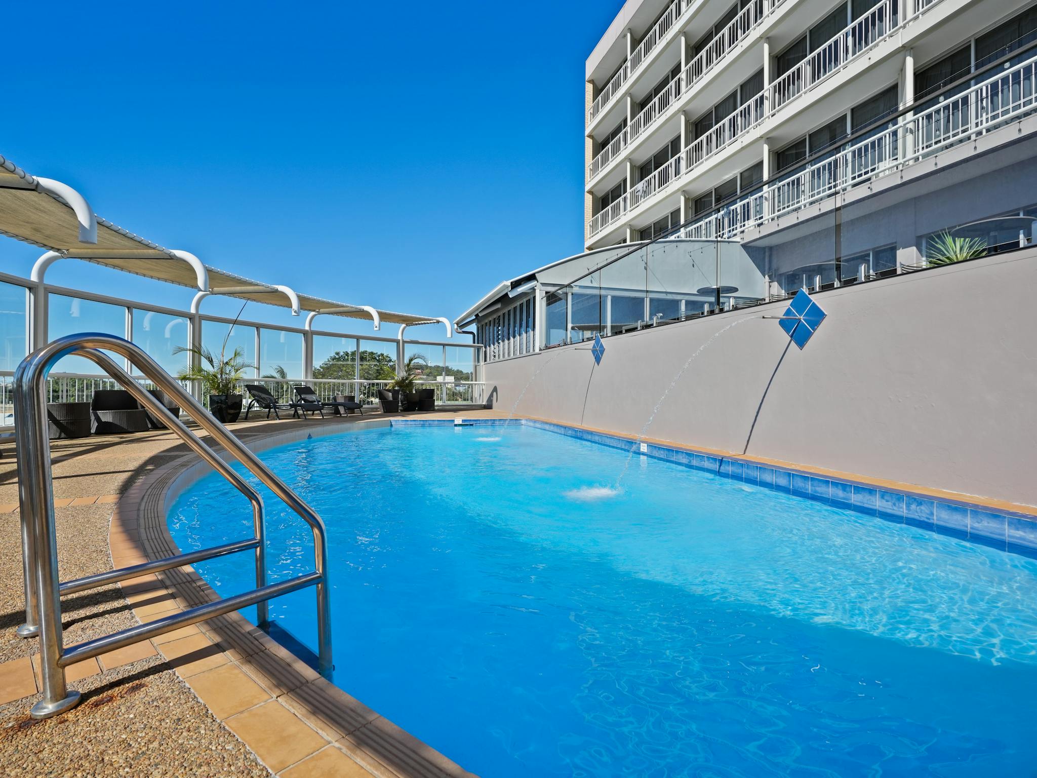 The Gladstone Central Hotel - Swimming Pool The Gladstone Central Hotel - Swimming Pool