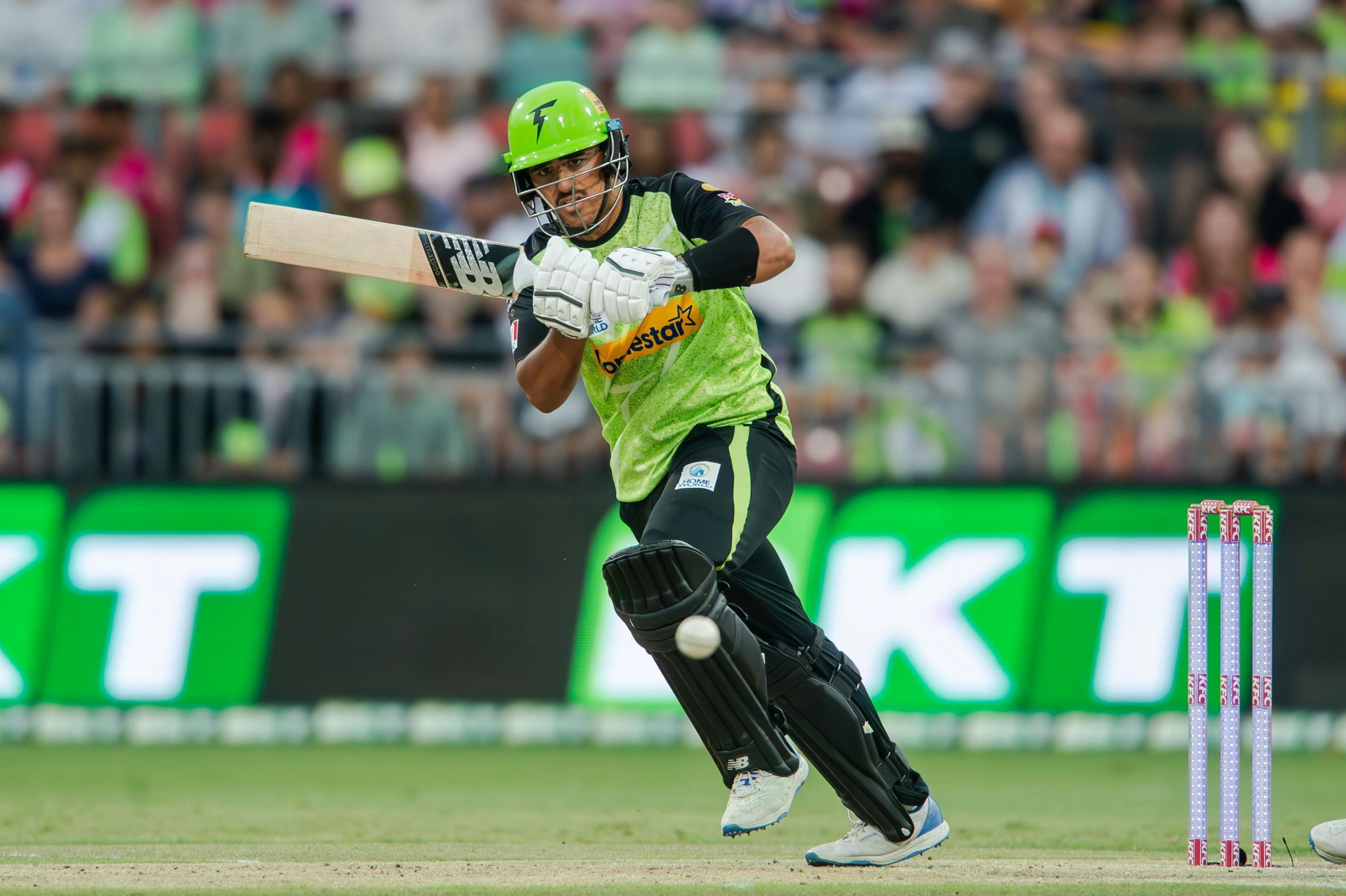 BBL: Sydney Thunder v Melbourne Renegades