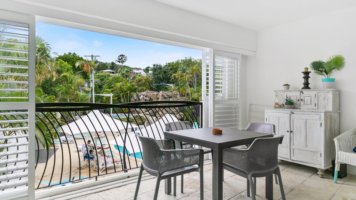 Deluxe suite- pool view