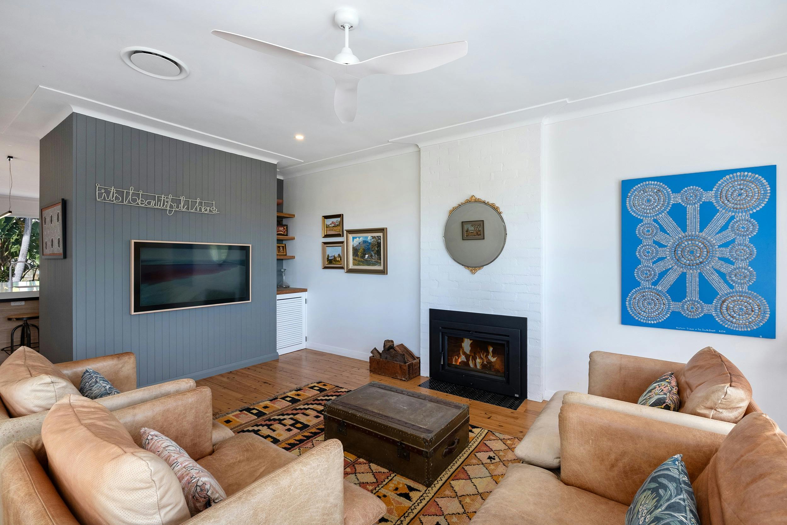 SiX Huskisson, Photographer Russell Quinn