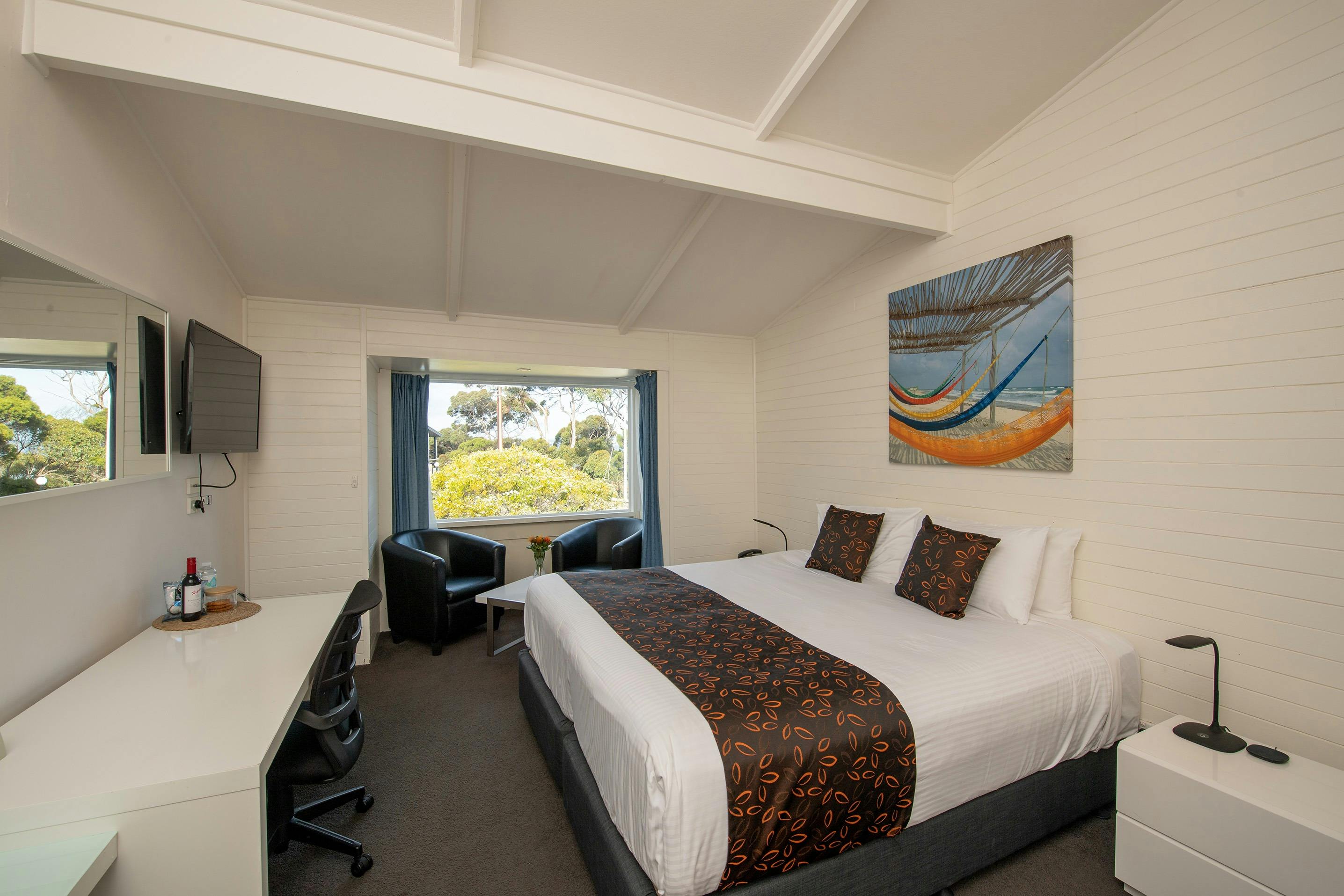 Superior Pool View Room