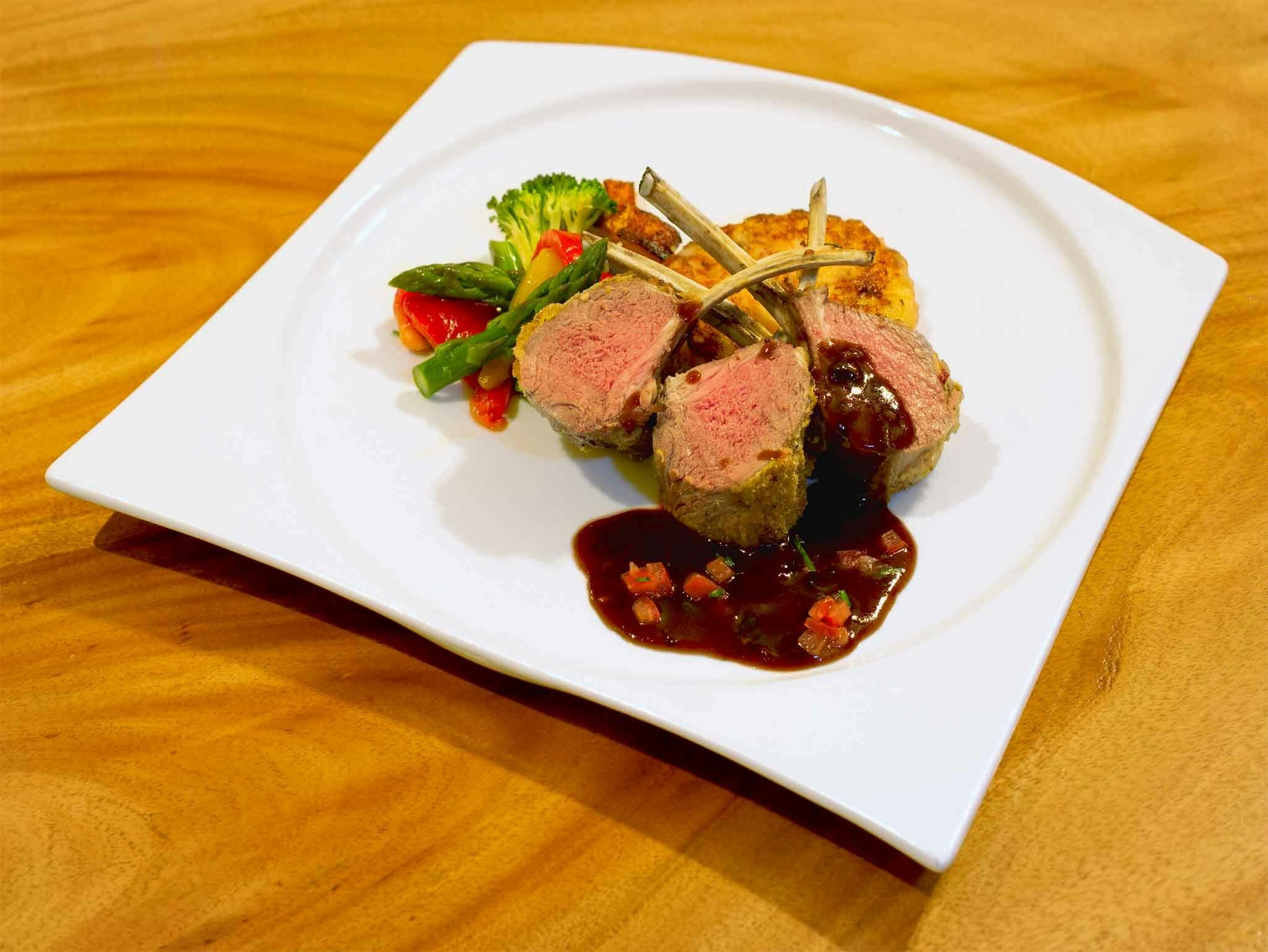 Retreat dining at Lillypilly's Cottages