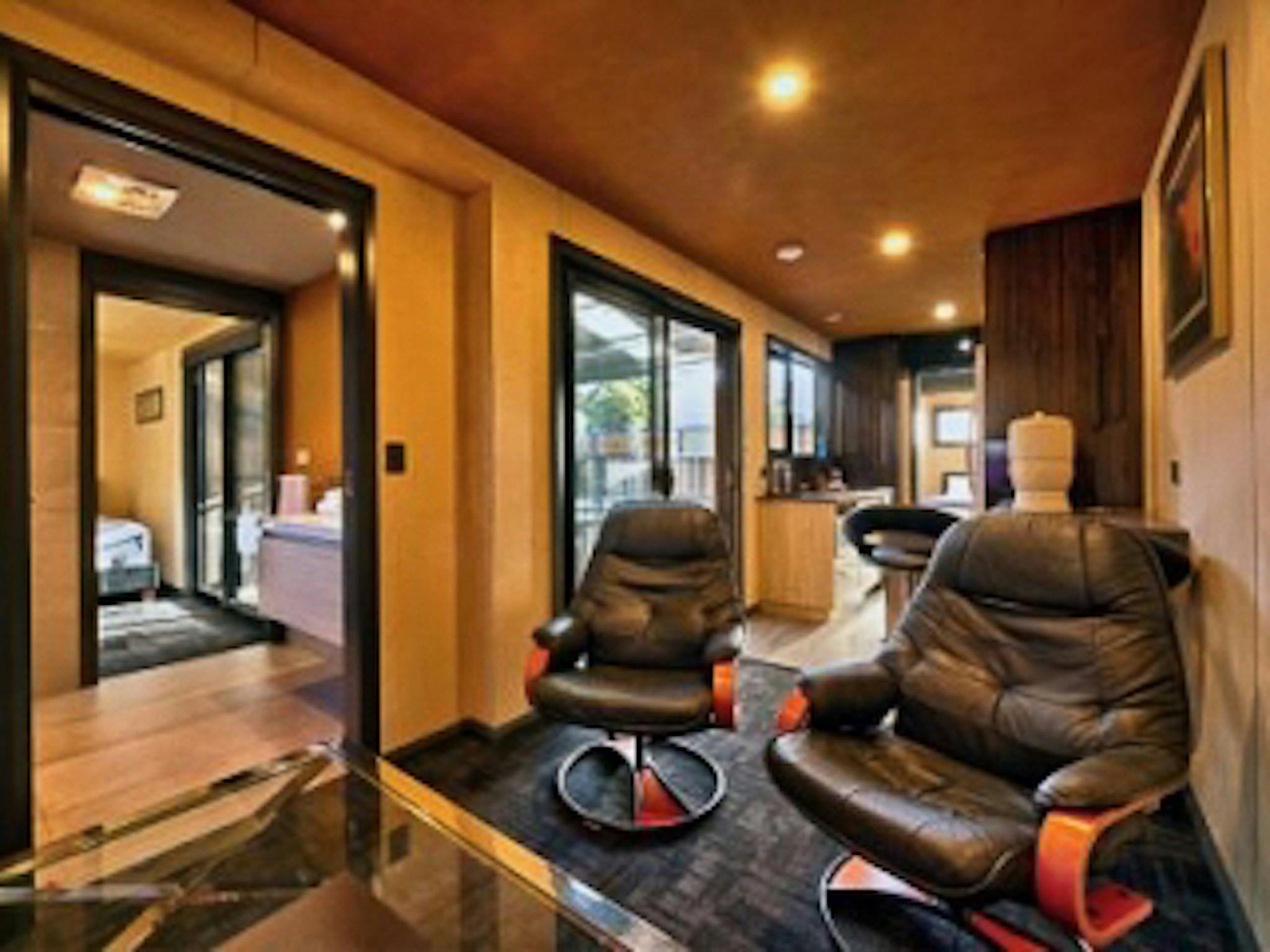 Containment, Coles Bay Accommodation, East Coast Tasmania