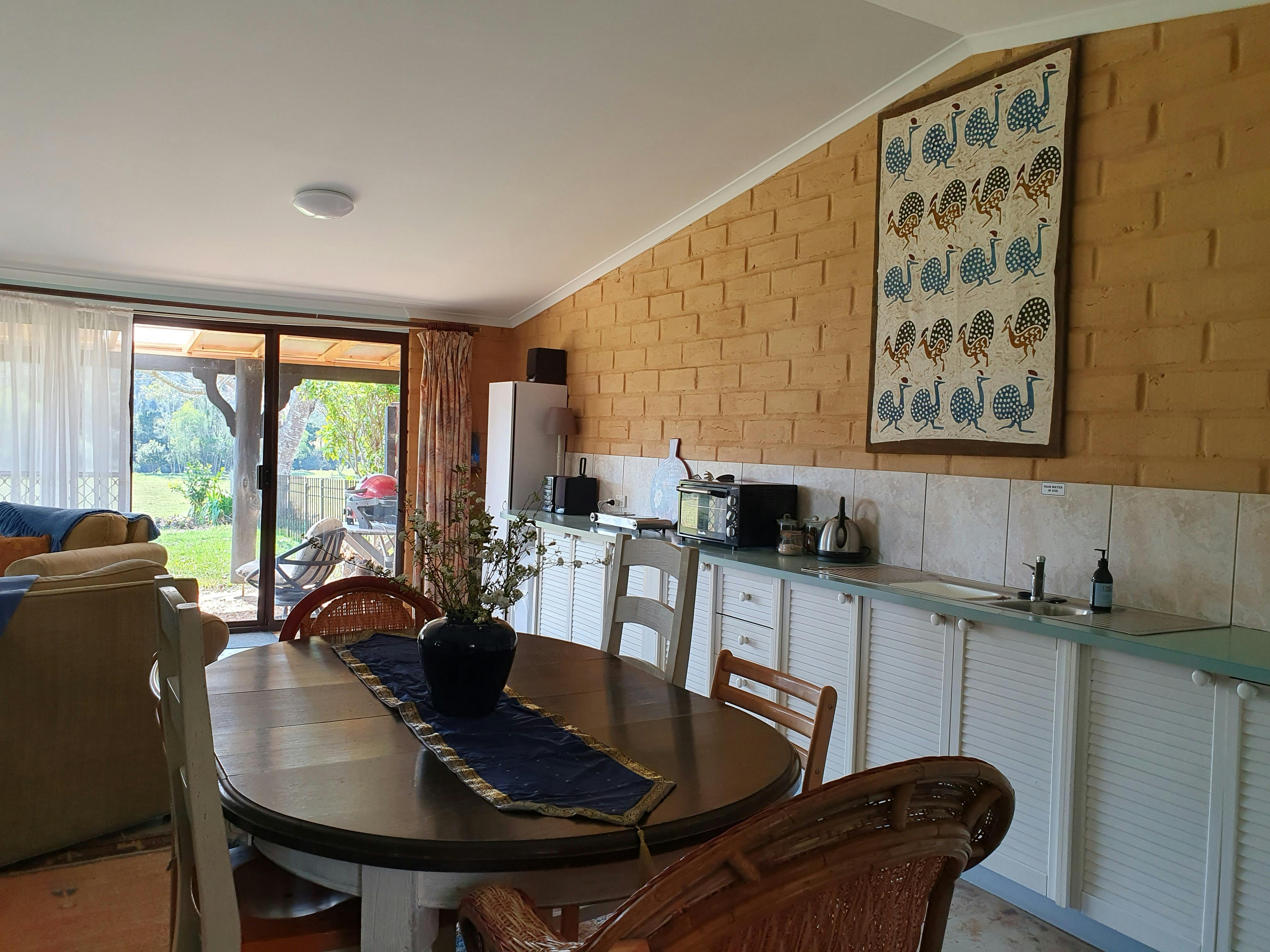 Kitchen / dining area