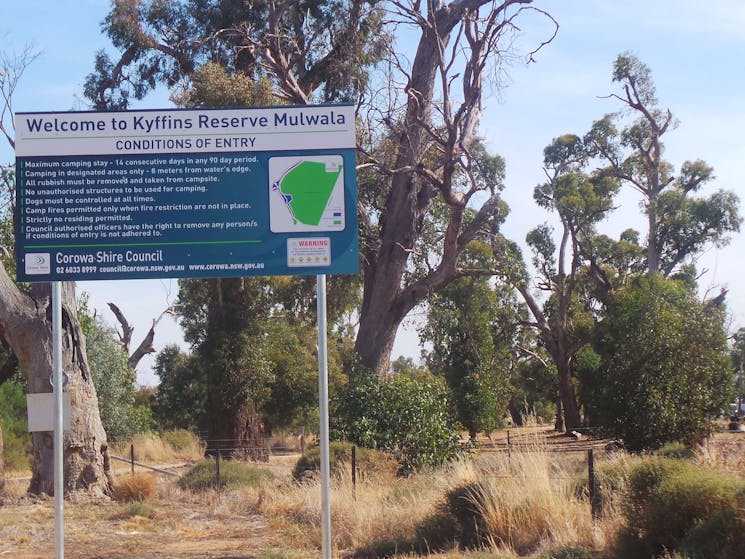 Gate into Kyffins Reserve Mulwala