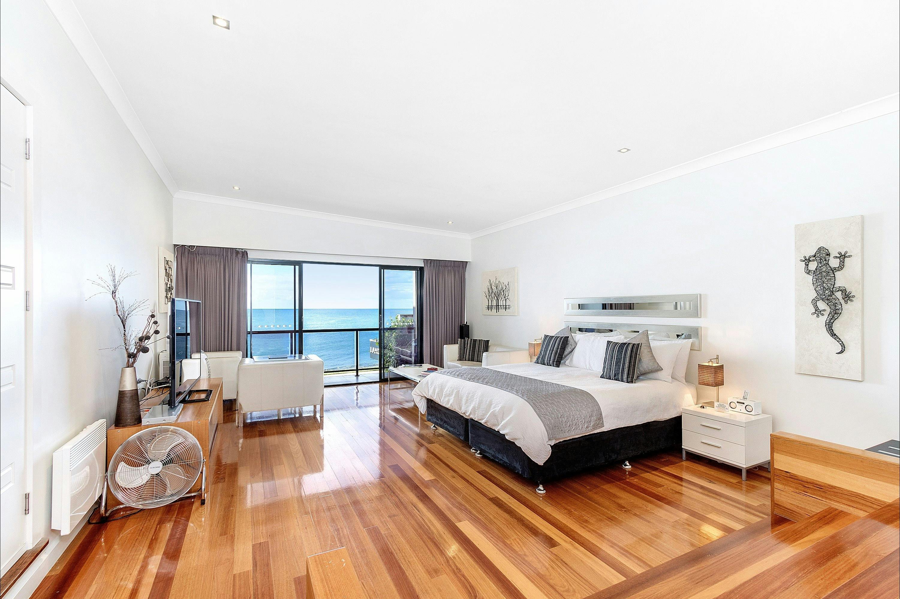 This stylish suite with breathtaking views over Bass Strait sets The Madsen apart as a truly unique