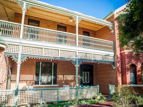 Cowra Area Accommodation Nsw Holidays Accommodation Things To