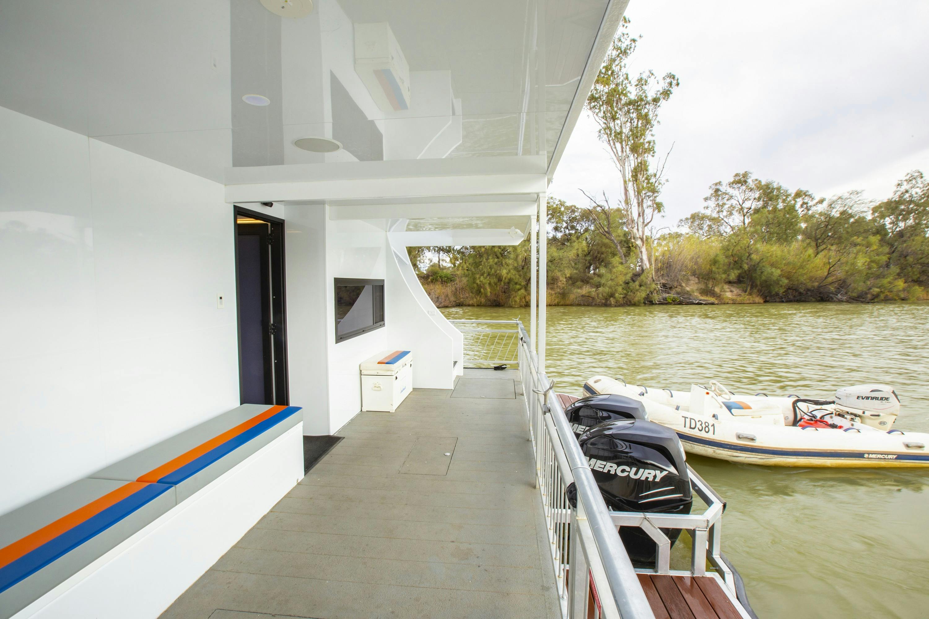 Ultimate Indulgence back deck