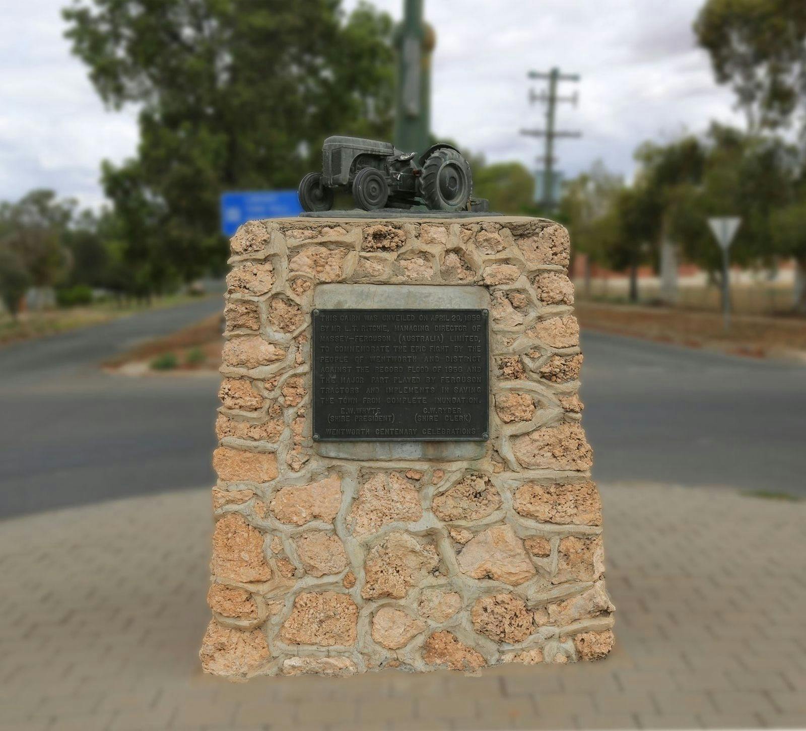 케언 오브 스톤스 위의 퍼기 트랙터