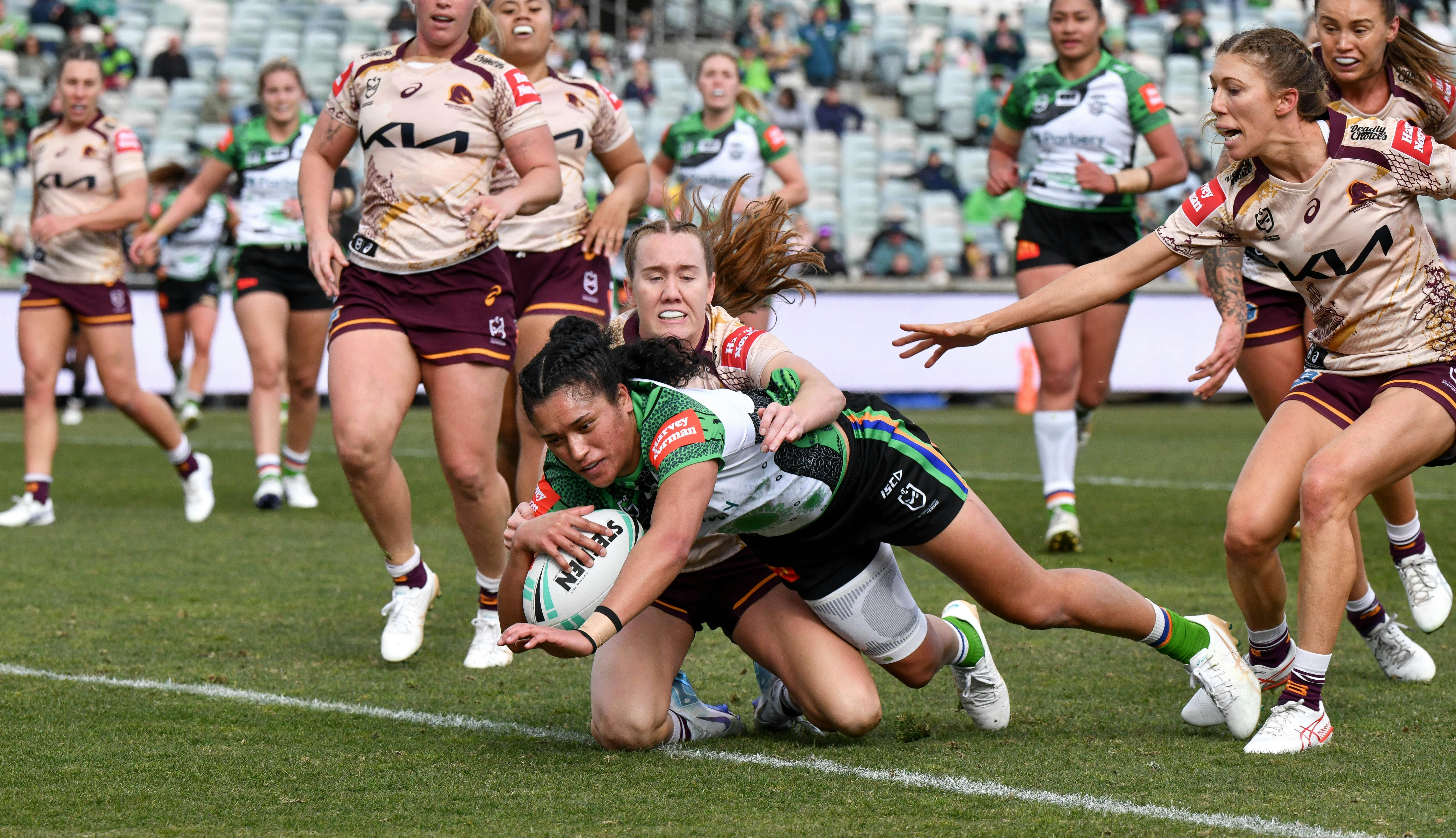 Canberra Raiders NRLW player Zahara Temara scoring a try.