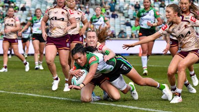 Canberra Raiders NRLW player Zahara Temara scoring a try.