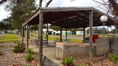 Yass Caravan Park - Barbecue area