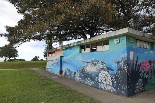 Horseshoe Bay Amenities Block Mural