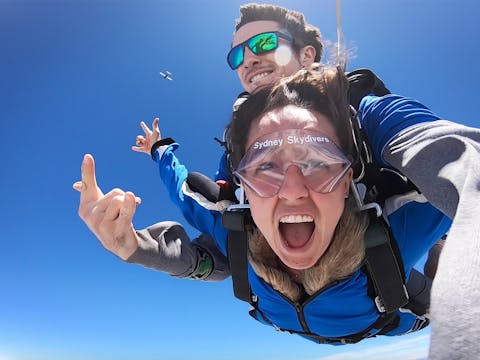 Skydive Sydney up to 15,000ft with Sydney City transfer