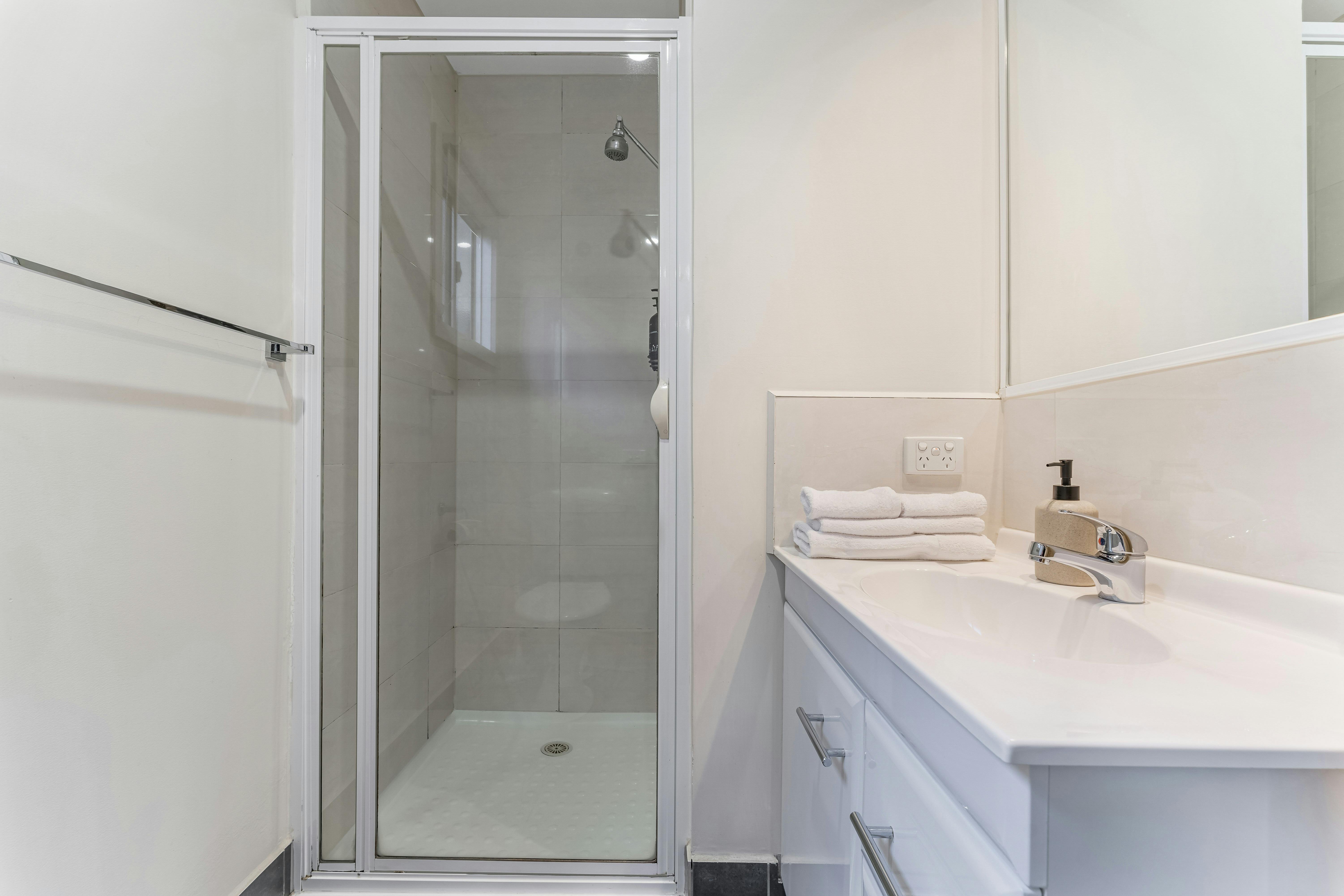 Budget Cabin | Tasman Holiday Parks - Bright