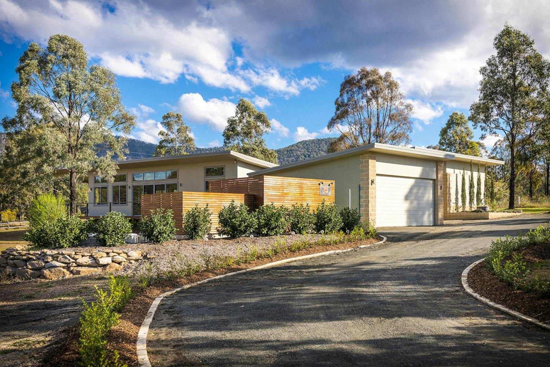 Blue Cliff Country Retreat