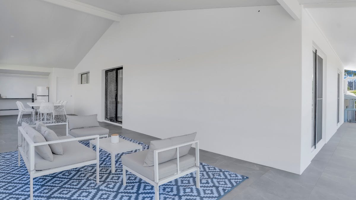 Undercover entertaining area and outdoor dining