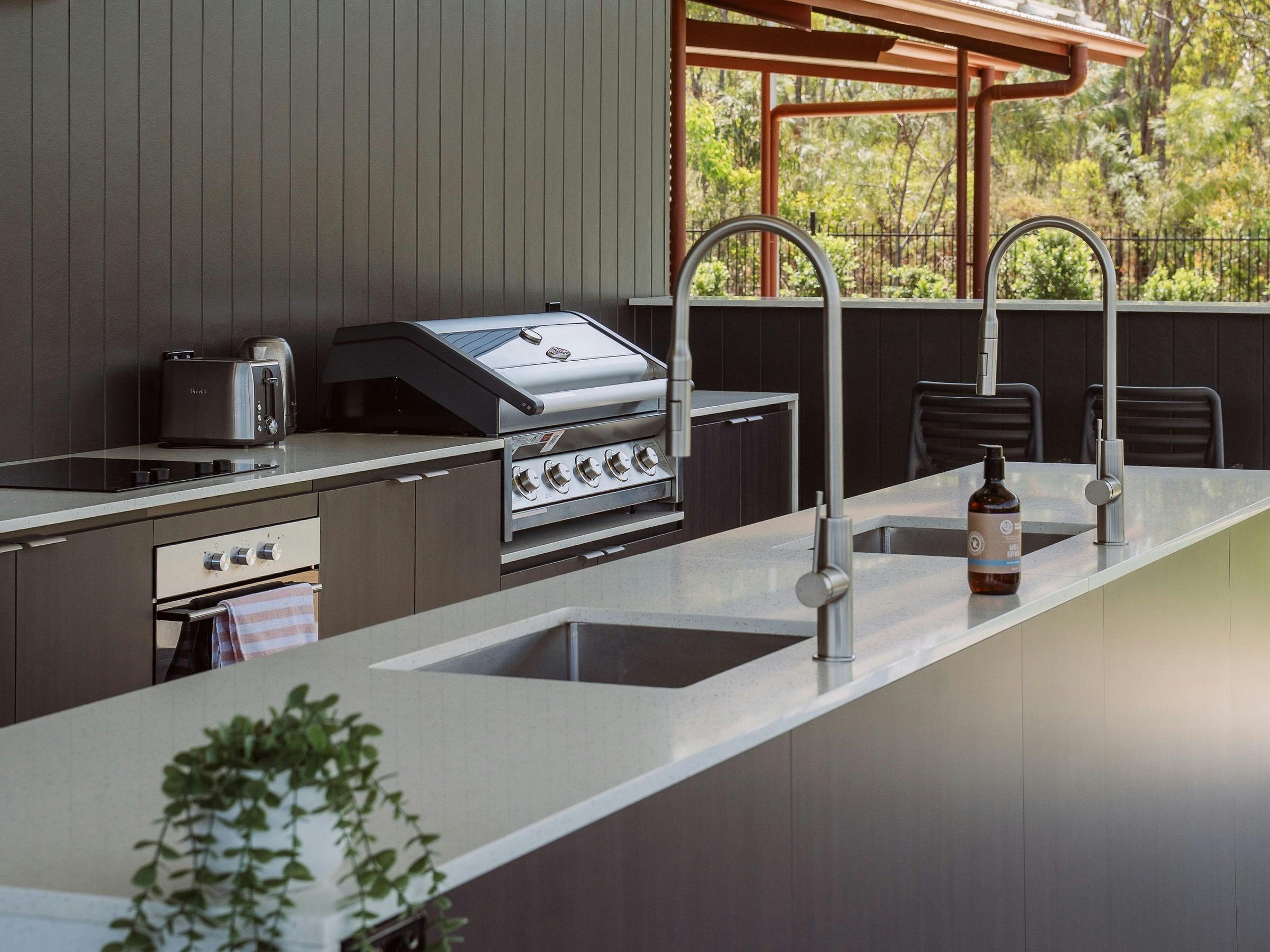 Communal Kitchen to connect with other travellers