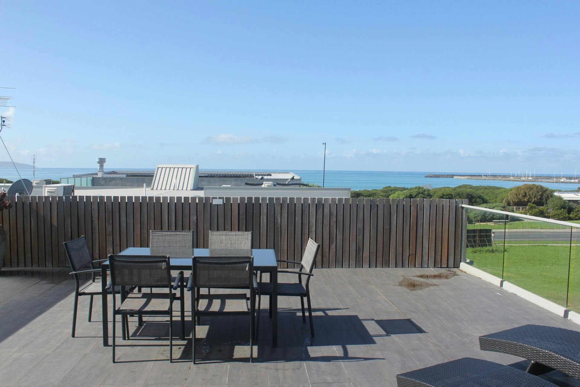 Discover and plan your next escape to Apollo BayThe Apollo Apartments