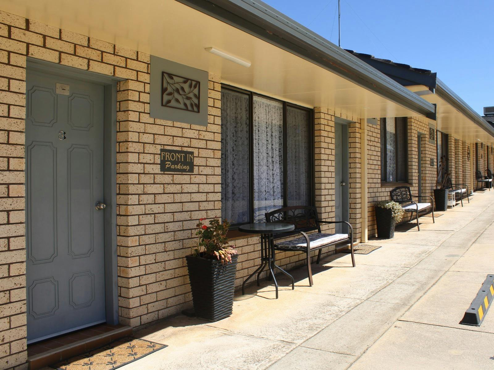 카우라 크레스트 모텔 편집1