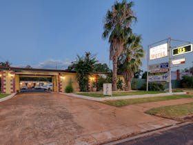 Golden Peak Motel