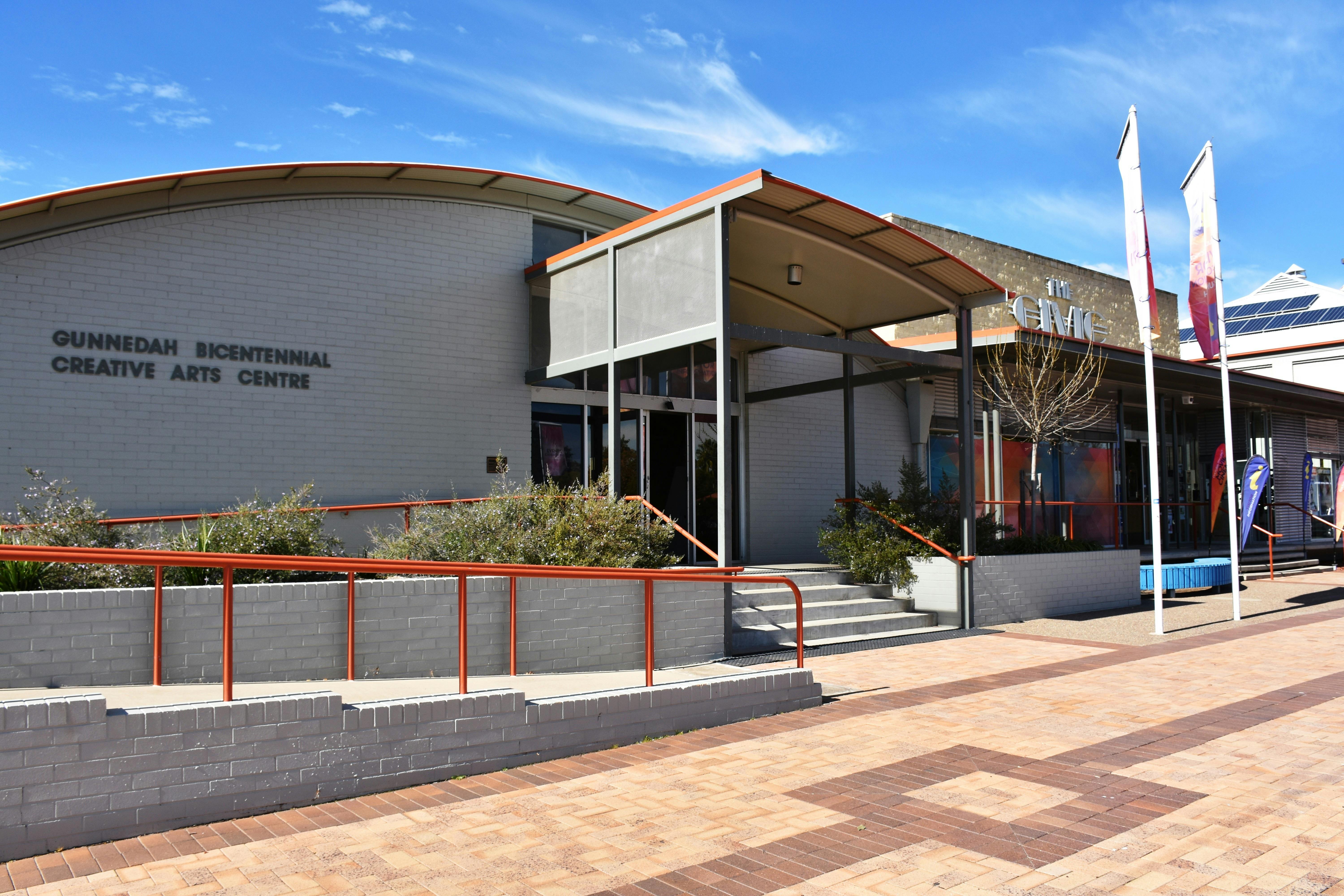 바이센테니얼 크리에이티브 아트 센터