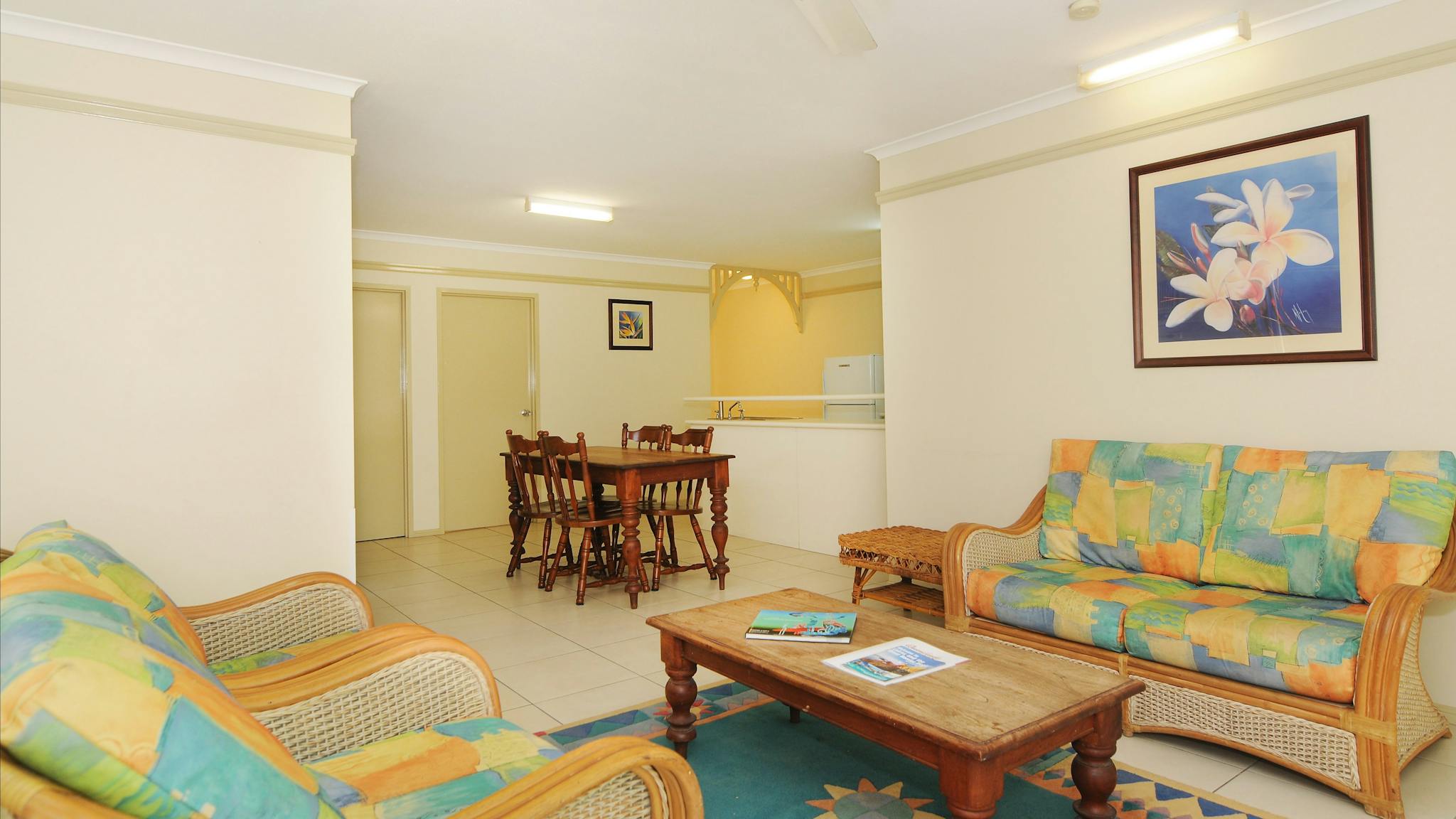 Cairns Queenslander Hotel and Apartments Cairns Queenslander Hotel and Apartments