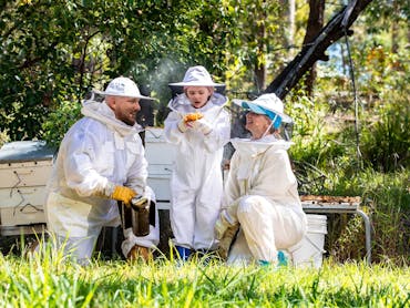 Beekeeping for all ages Beekeeping for all ages
