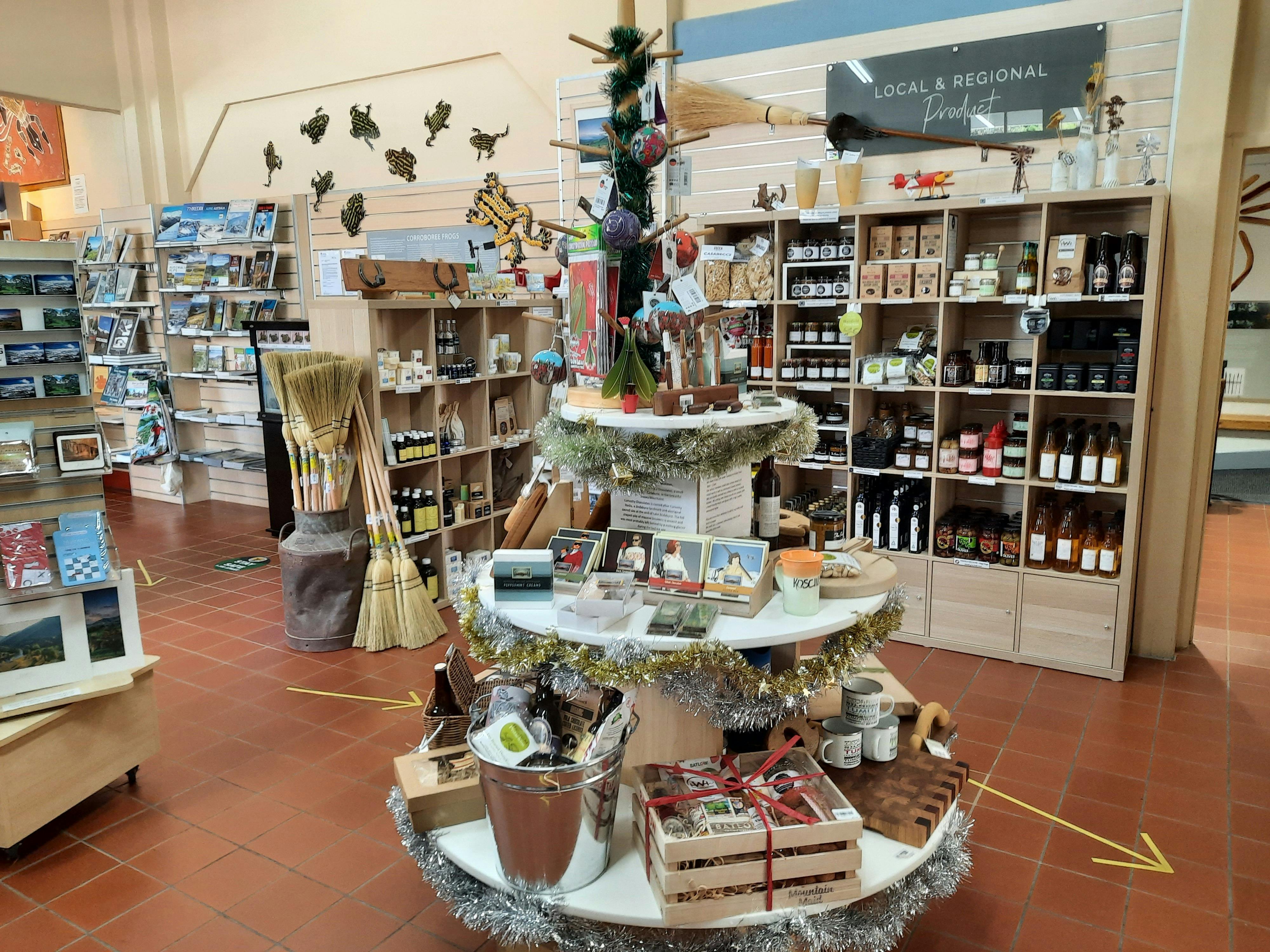 スノーウィーバレーのトゥームット地域ビジターセンターから入手できるギフトウェア