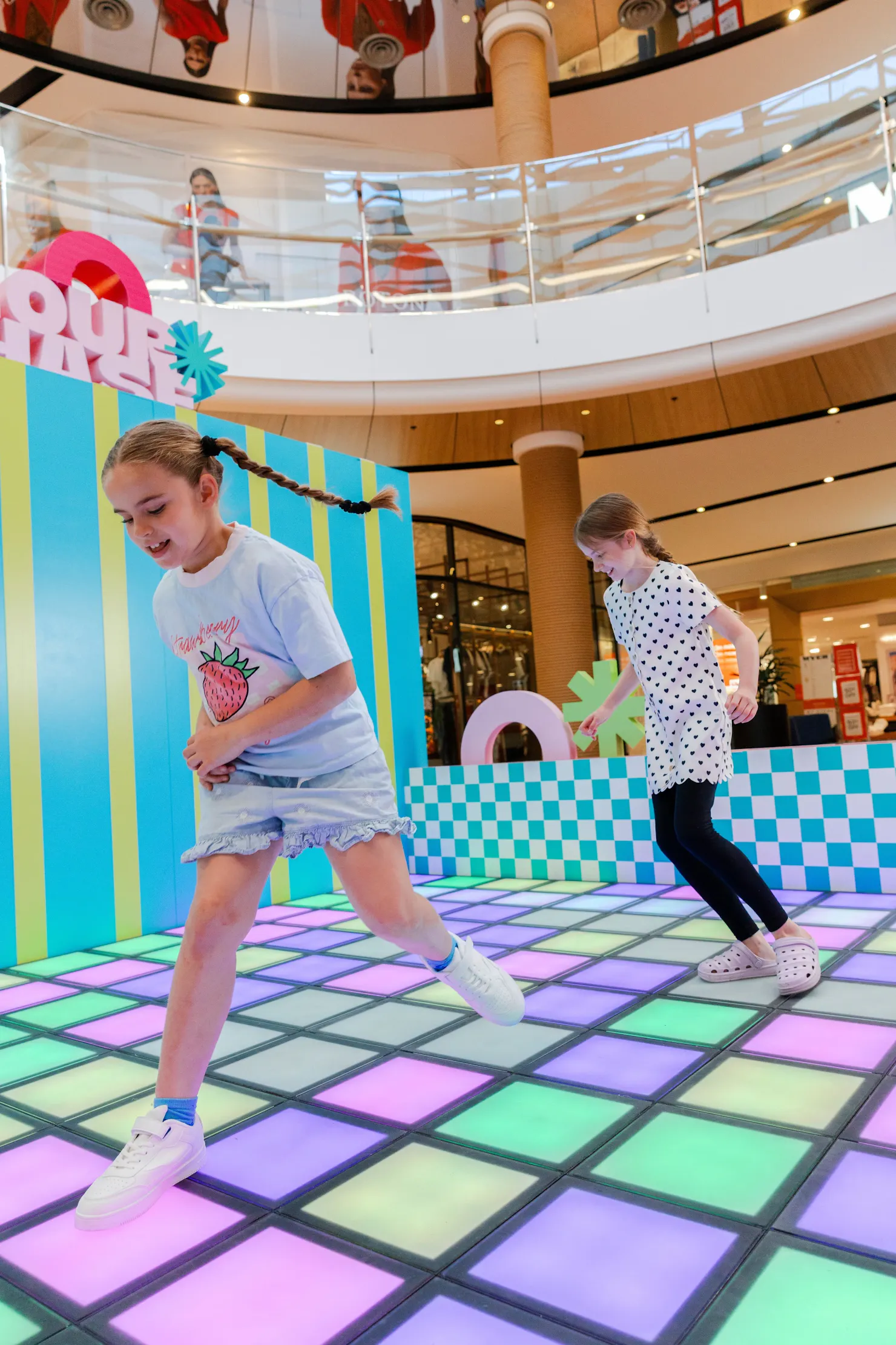 Sunshine Plaza Colour Chase