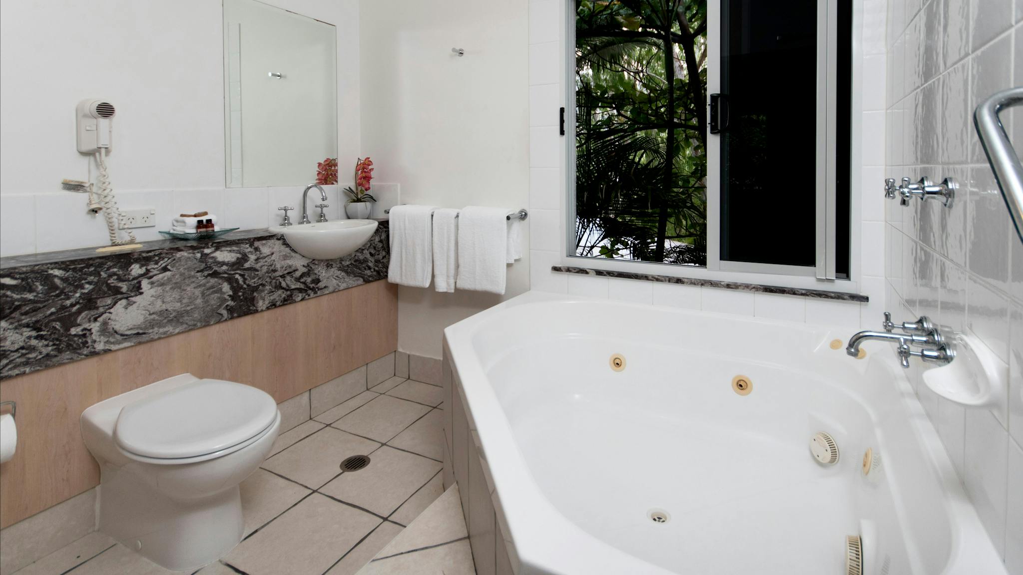Standard Spa Suite bathroom Standard Spa Suite bathroom