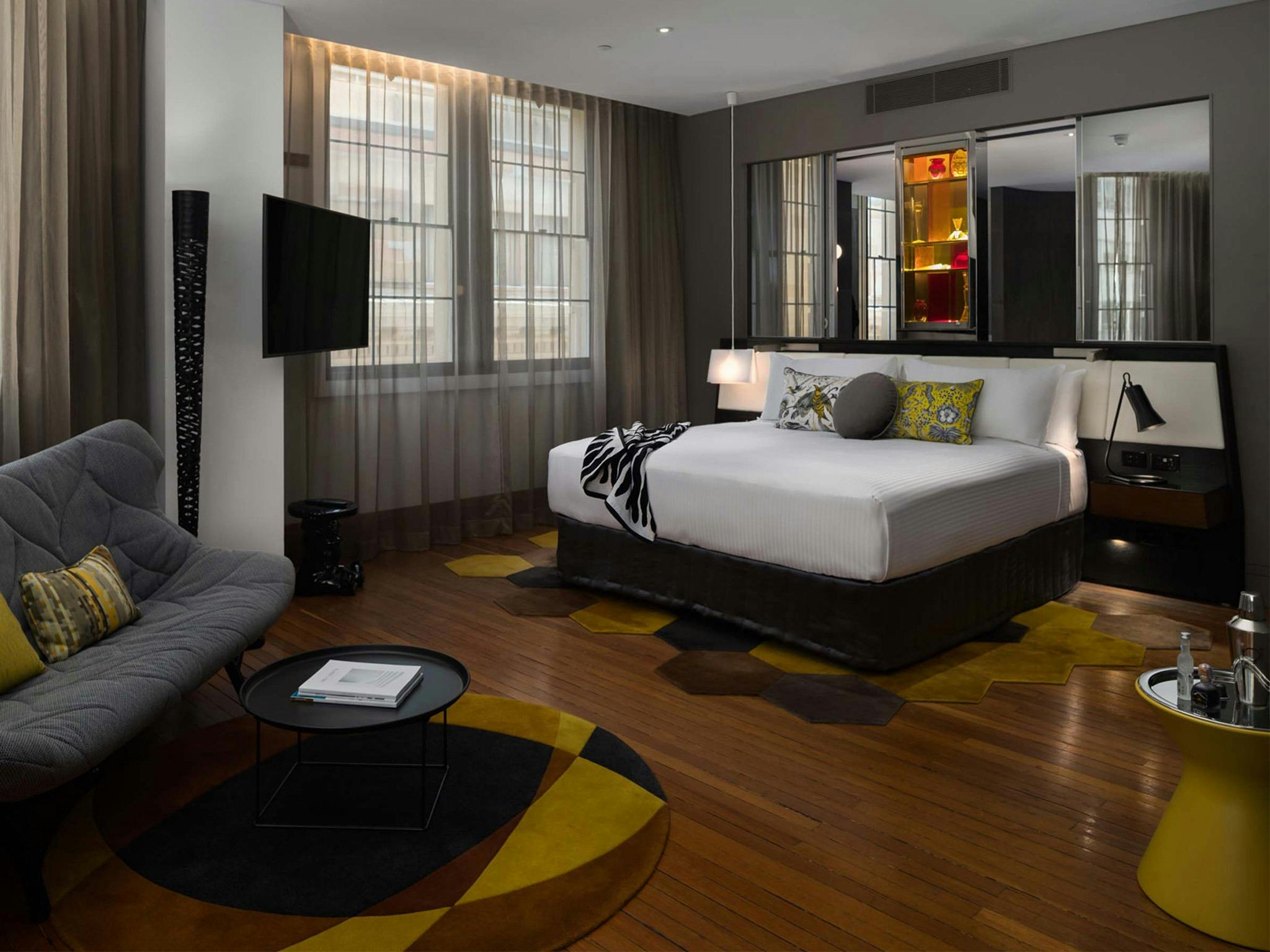 QT Corner Suite