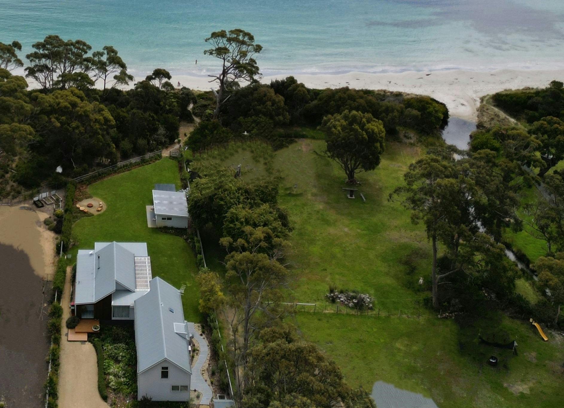 House and path to the beach
