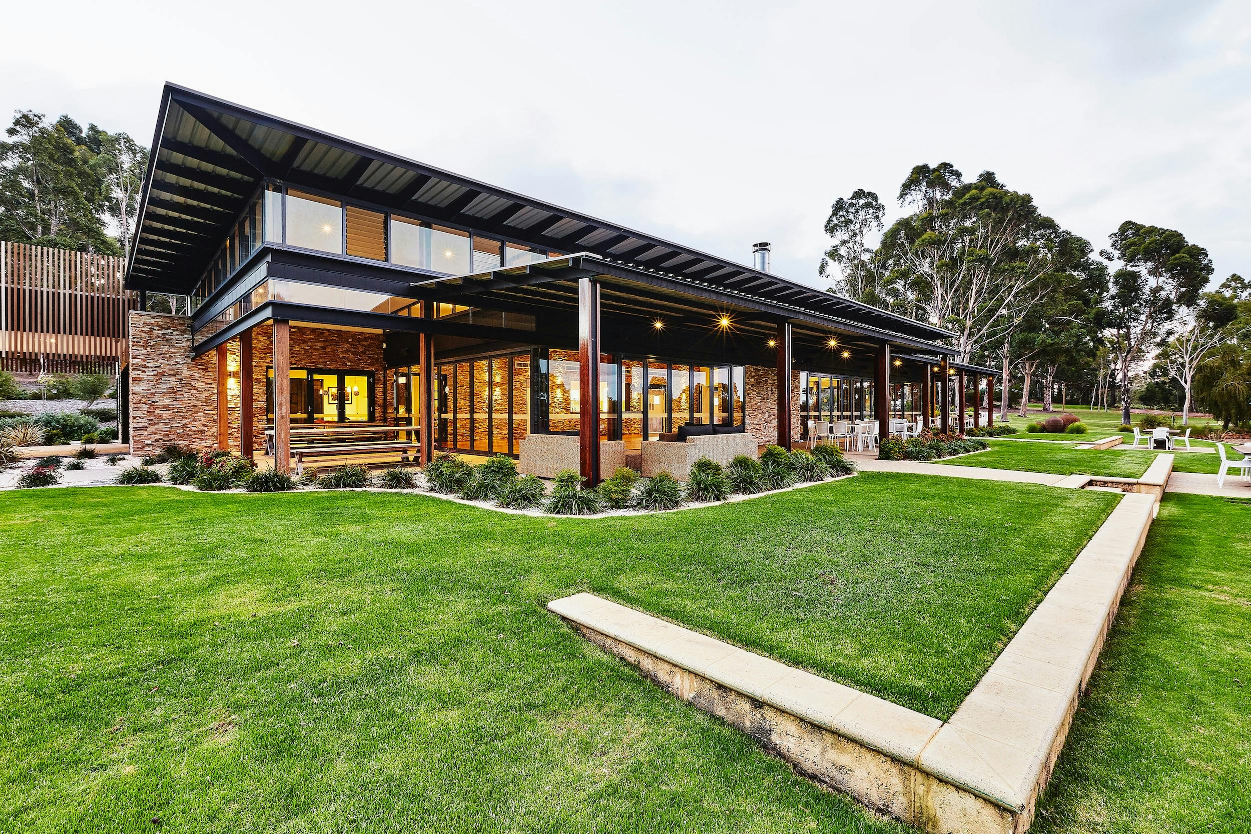 Lakeside Function Centre - Eight Willows Retreat