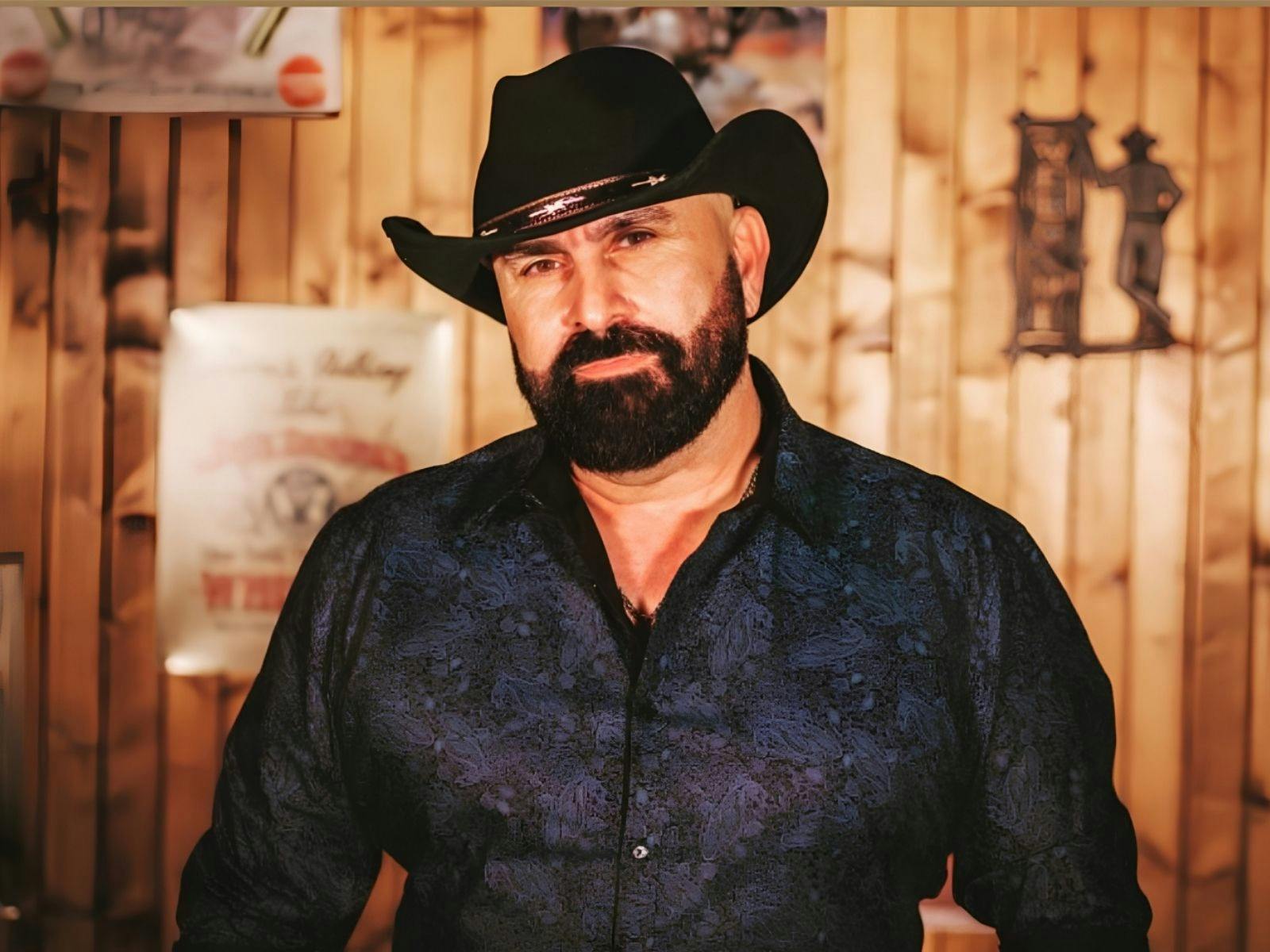 image of artist ronnie joudo