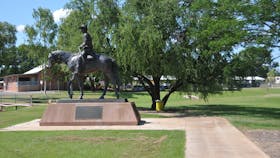 Stockmans Pioneer Memorial Katherine Icon