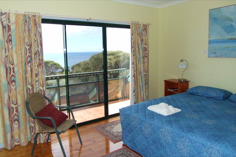 OCEAN HEIGHTS ROOM