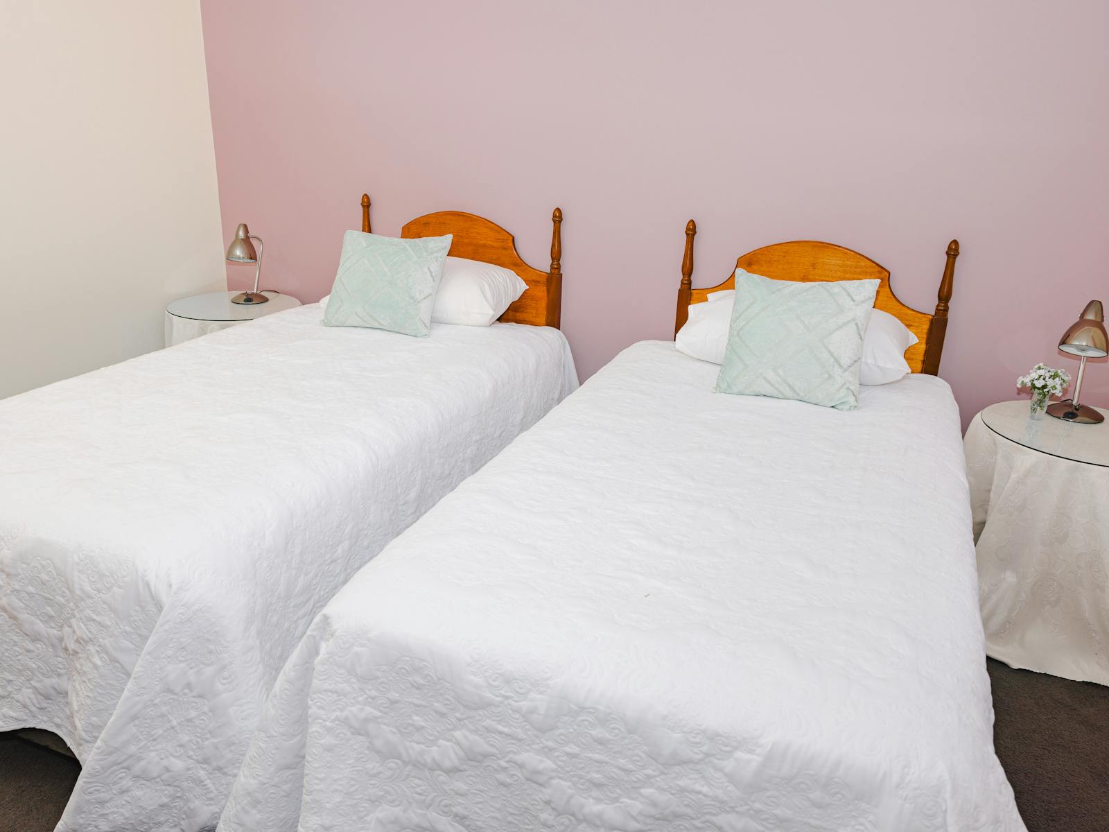 King size single beds x 2 in 3rd bedroom