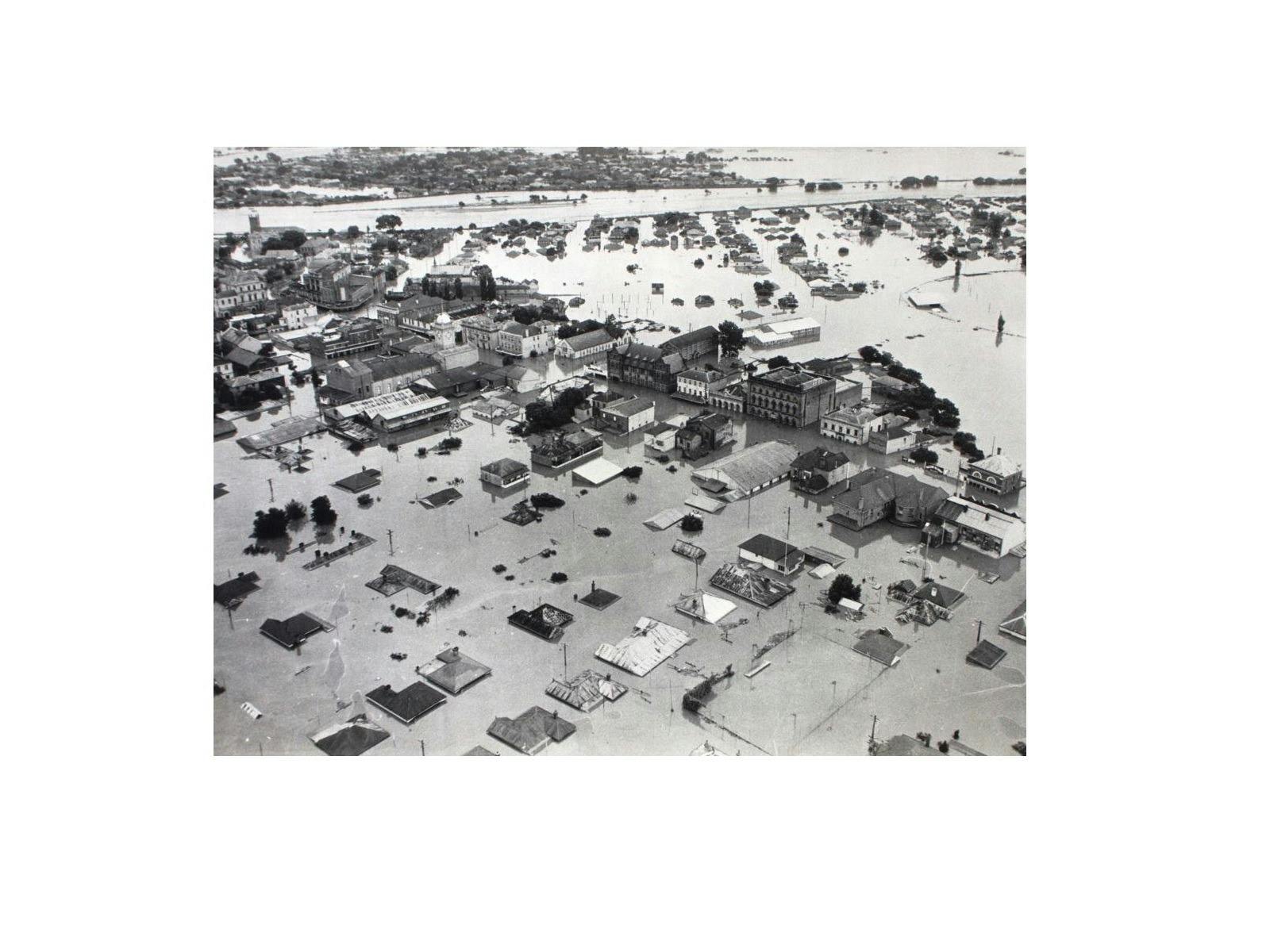 Maitland during 1955 Flood