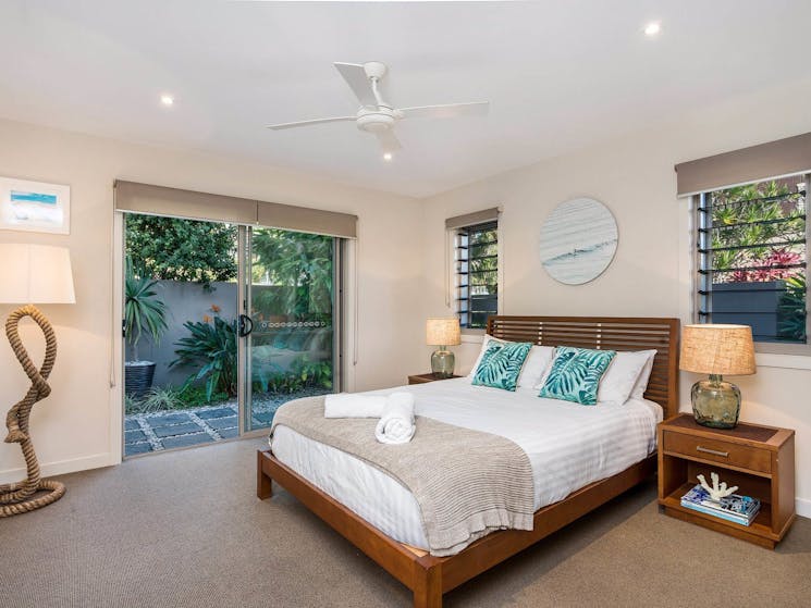 Byron Beach Style - Byron Bay - Downstairs Queen Bedroom