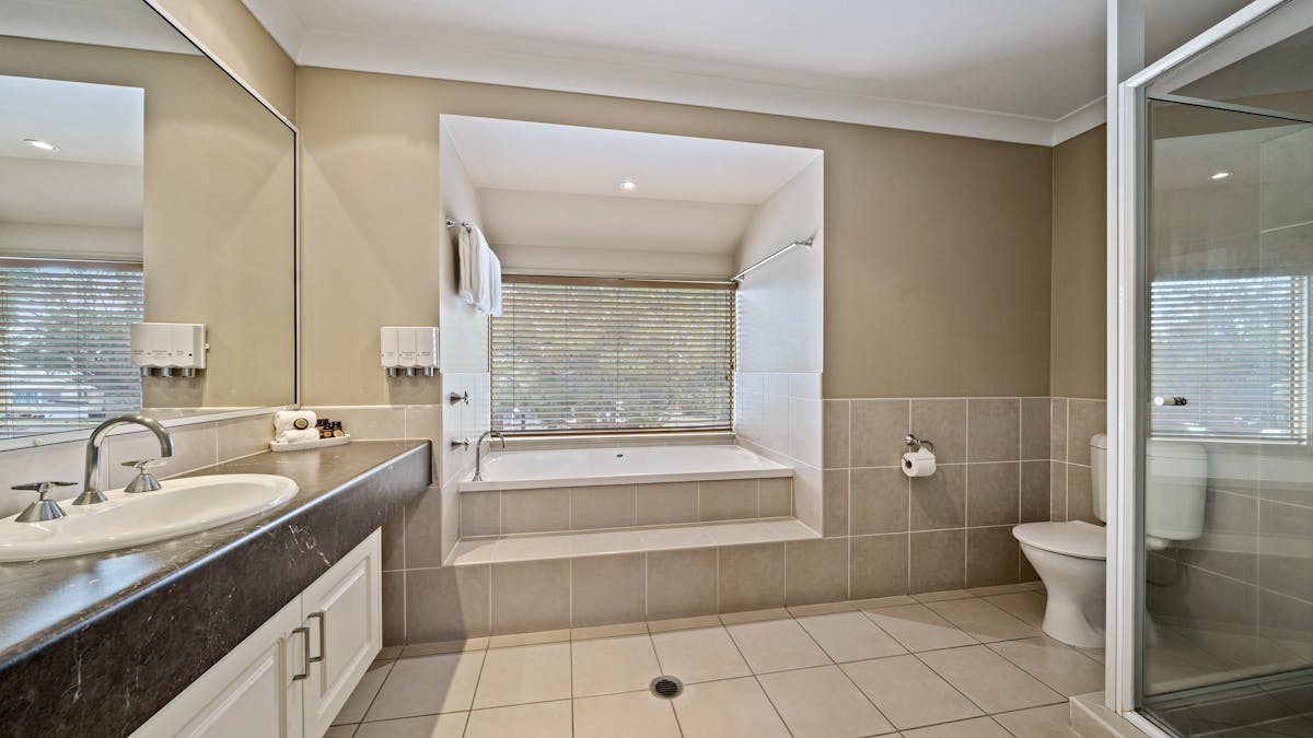 King Bathroom