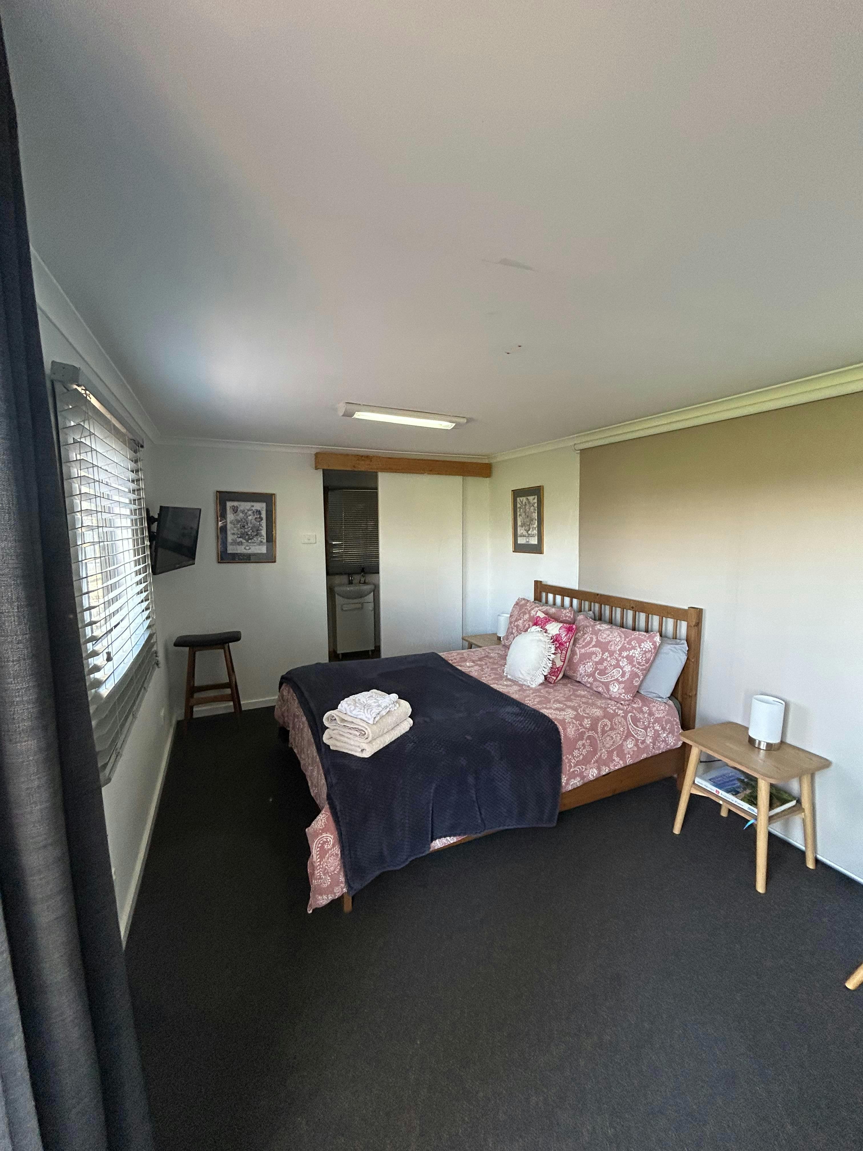 Prosecco Hut Bed