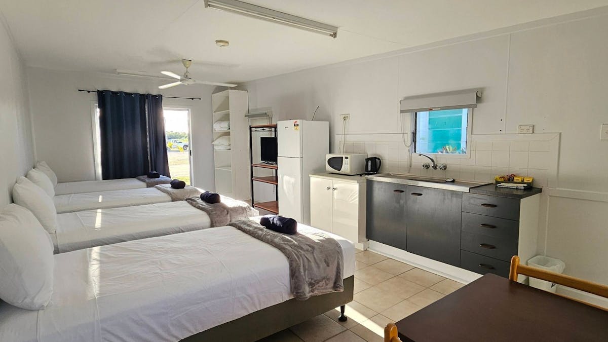 Savannah Shores Holiday House