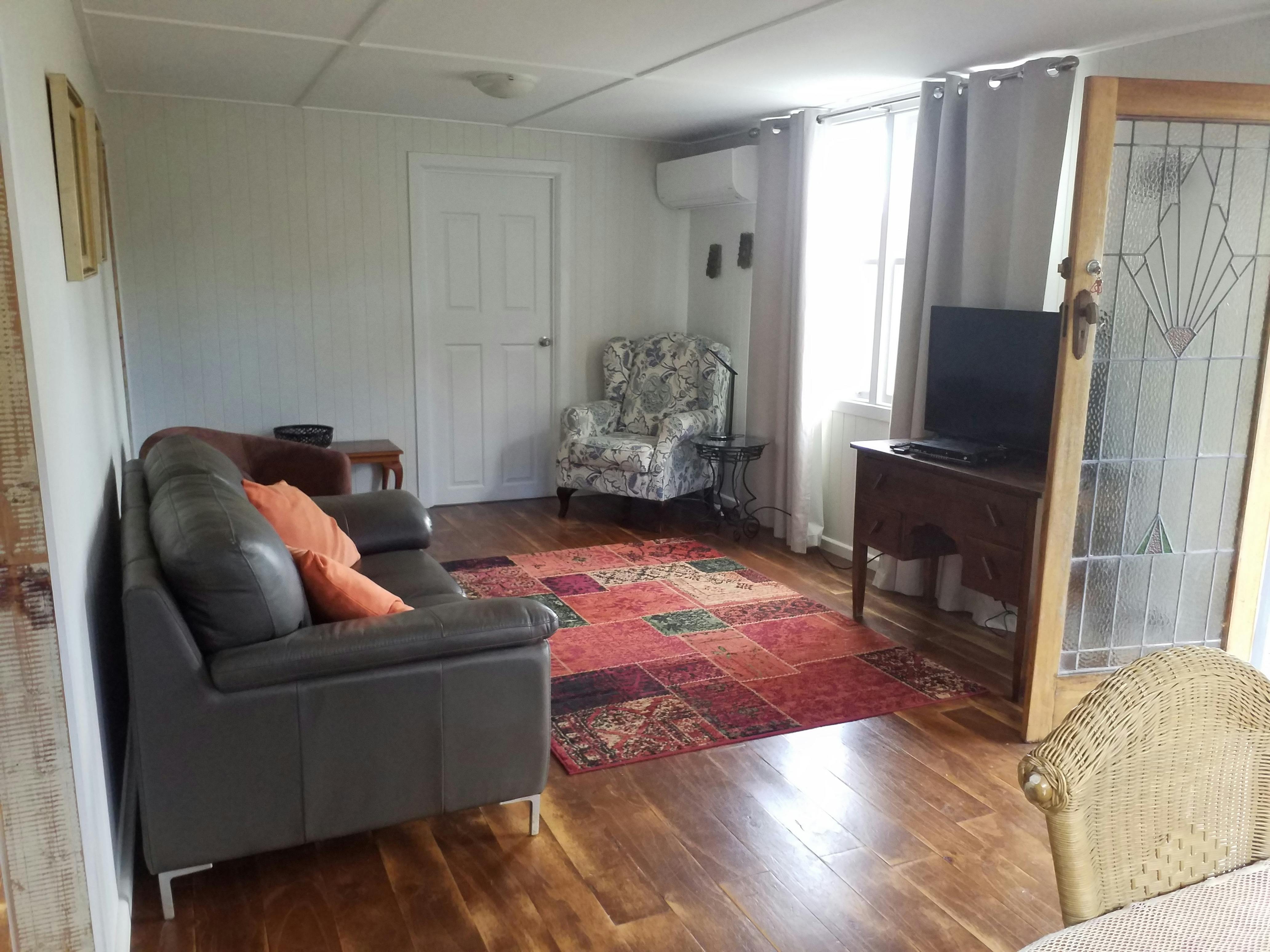 Lounge - satellite tv, Wi Fi